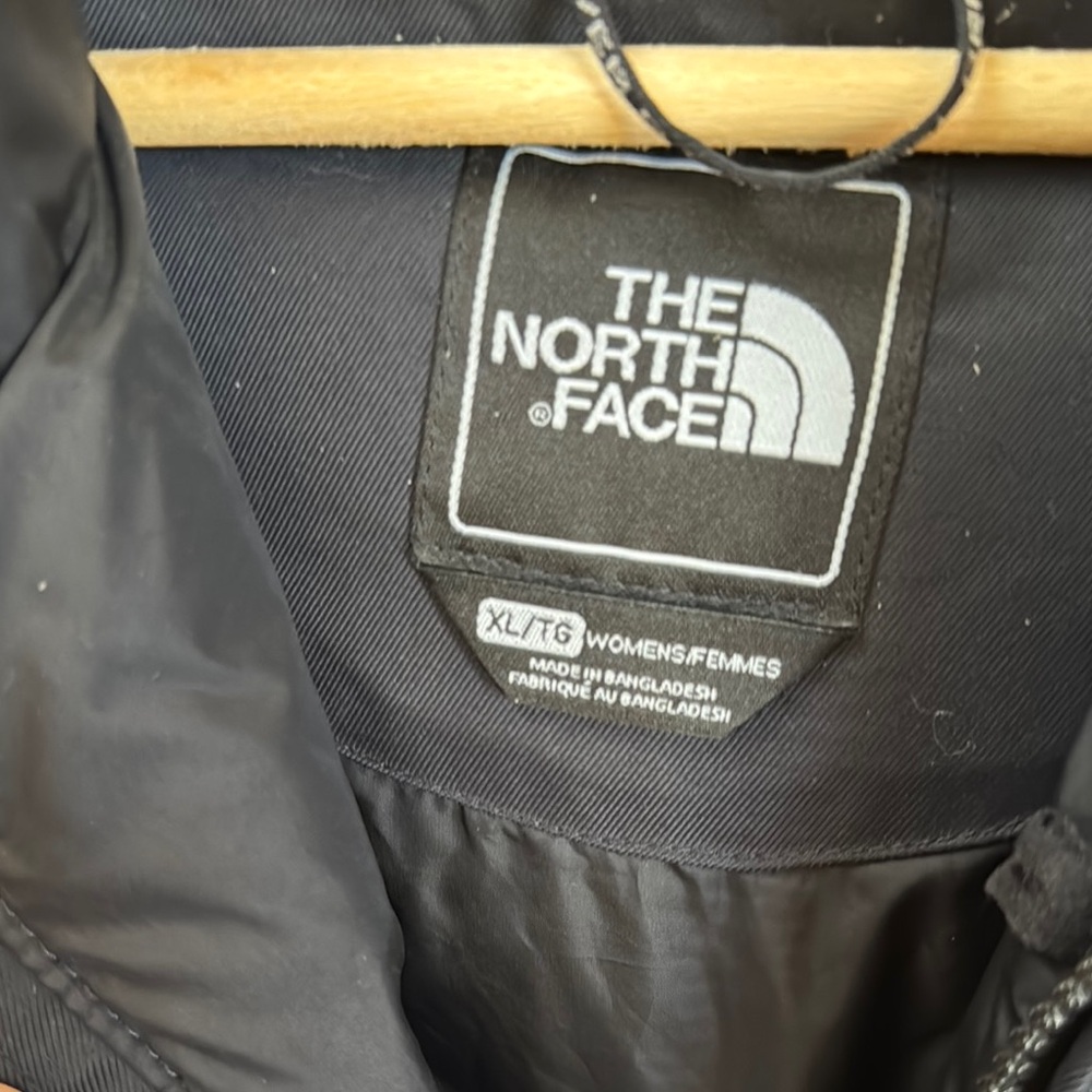EUC The North Face Black Ski Jacket with Hood and Water-Resistant Shell XL - Picture 15 of 15